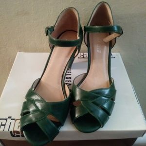 Chelsea Crew Peep Toe Pumps--Green size 38